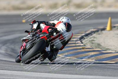 media/Dec-01-2025-Moto Forza (Mon) [[2daa91e15f]]/1-Advanced Group/Session 2 Turn 11 Backside/